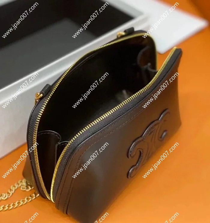 追跡付き発送【CELINE】チェーンクラッチ キュイル トリオンフ