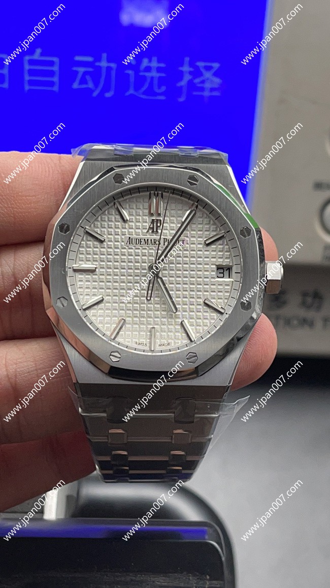 ZF工場 オーデマ?ピゲスーパーコピー ロイヤル オーク オートマティック 15500ST.OO.1220ST.04 代引きで払る店がいいです!