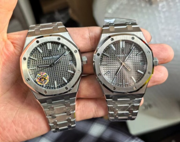 オーデマ ピゲスーパーコピー ロイヤルオーク 15500：APS vs VS