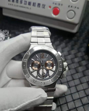 ブルガリスーパーコピー ディアゴノ キャリブロ３０３ DG42C14SWGSDCH