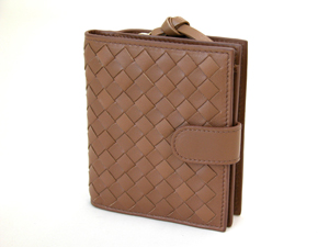 ボッテガ・ヴェネタスーパーコピー BOTTEGAVENETA ホック付き二つ折財布 121059V0013-2510 キャメル