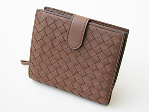 ボッテガ・ヴェネタスーパーコピー BOTTEGAVENETA 二つ折ラウンドファスナー財布 114073V0013-2716 ブラウン