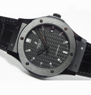 ウブロ　クラシック?フュージョン ブラックマジック　45MM　カーボンダイヤル 511.CM.1770.RX スーパーコピー