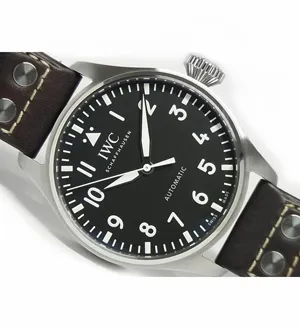 IWC　スーパーコピー  ビッグ パイロット ウォッチ 43　ブラック文字盤　IW329301