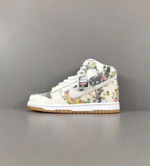 ナイキ スーパーコピー シュプリーム × ナイキ SB ダンク ハイ 