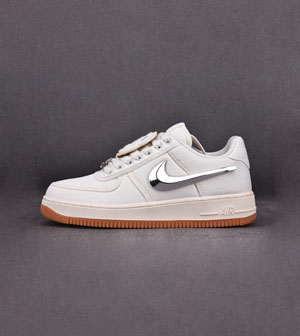 ナイキ スーパーコピー エアフォース１ ロー トラヴィス スコット セイル ベージュ AQ4211-101（Travis Scott x Nike Air Force 1 AF1）