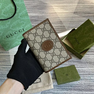 GUCCI スーパーコピー / グッチインターロッキングGパスポートケース（724562 92TCG 8563）