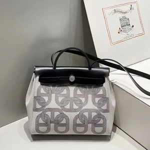 HERMES/エルメス スーパーコピー 《エールバッグジップ》 31 Herbag Zip ブラック（H084264CKAA）