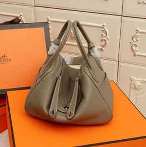 Hermes/エルメス スーパーコピー Lindy 26（リンディ）ショルダー バッグ エトゥープグレー系（H073428）