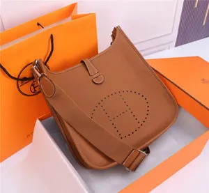 Hermes/エルメス スーパーコピー Evelyne III 29（エヴリンIII） ハンドバッグ ブラウン（H056277CK37）
