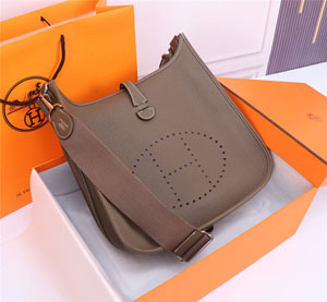 Hermes/エルメス スーパーコピー Evelyne III 29（エヴリンIII） ハンドバッグ エトープ（H056277CK18）