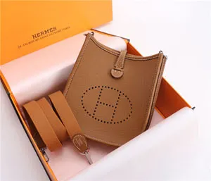 Hermes/エルメス スーパーコピー エヴリン?アマゾーヌ16 TPM ブラウンxシルバー（H069426CKCI）