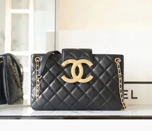 シャネル スーパーコピー Chanel ブラック 大きなロゴマーク ショッピングバッグのハンドバッグ （AS4611）
