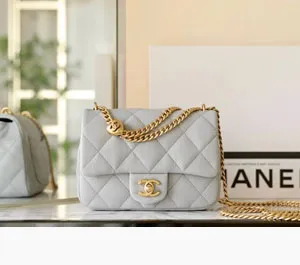 シャネル スーパーコピー グレー グレインドカーフスキン ミニ ショルダーバッグ CHANEL 001