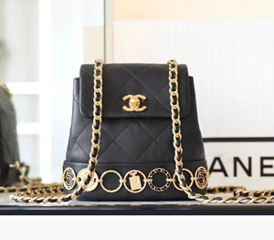 シャネル スーパーコピー Chanel ブラック カーフスキンスモール バックパック（AS4275 B13658 94305）