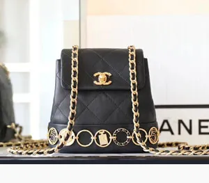シャネル スーパーコピー Chanel ブラック カーフスキンスモール バックパック（AS4275 B13658 94305）