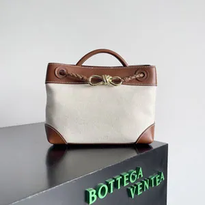 BOTTEGA VENETA ボッテガヴェネタ スーパーコピー スモール アンディアーモ ショルダーバッグ（791594V42E19802）