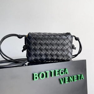BOTTEGA VENETA ボッテガヴェネタ スーパーコピー ミニ ループ カメラバッグ(680254V1G118425)