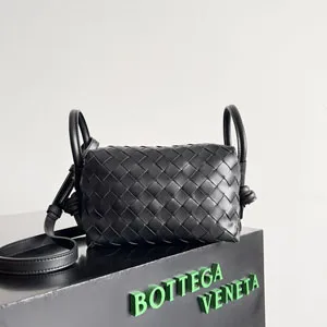 BOTTEGA VENETA ボッテガヴェネタ スーパーコピー スモール ループ クロスボディバッグ（796615V2HL11019）