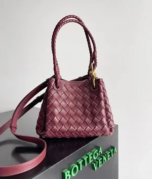 BOTTEGA VENETA ボッテガヴェネタ スーパーコピー スモール パラシュート ショルダーバッグ バーガンディ（796569）