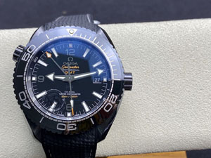 【VS工場出品】OMEGA スーパーコピー オメガ シーマスター プラネットオーシャン マスタークロノメーターGMT ディープブラック 215.92.46.22.01.001