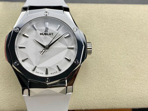 【HB工場出品】ウブロ スーパーコピー HUBLOT クラシック フュージョン オーリンスキー 550.NS.2200.RW.ORL20 40MM