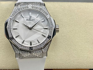 【HB工場出品】ウブロ スーパーコピー HUBLOT クラシック フュージョン オーリンスキー 550.NS.2200.RW.1604.ORL20 40MM