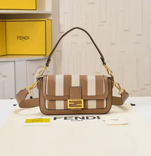 【FENDI】フェンディ スーパーコピー  バゲット ベージュペカンストライプ レザー バッグ 8BR600 AOVC F1PIQ
