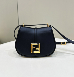 【FENDI】フェンディ スーパーコピー カモン スモール ブラックレザー バッグ 8BS082AQ0LF04TX
