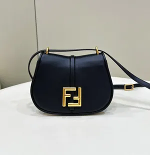 【FENDI】フェンディ スーパーコピー カモン スモール ブラックレザー バッグ 8BS082AQ0LF04TX