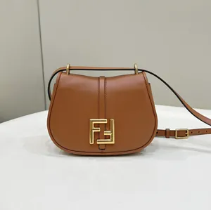 【FENDI】フェンディ スーパーコピー カモン スモール ブラウンレザー バッグ 8BS082AQ0LF1EYH