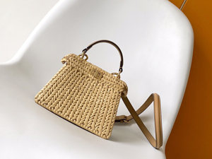 【FENDI】フェンディ スーパーコピー ピーカブー ISeeU プチ サンドレザー＆インターレースファイバー バッグ 8BN335ARBCF1I2A