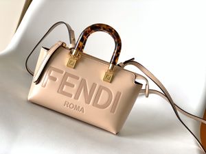 【FENDI】フェンディ スーパーコピー バイ ザ ウェイ ミニ ライトピンクレザー ボストンバッグ 8BS067ABVLF14N1