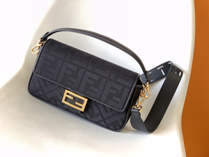 【FENDI】フェンディ スーパーコピー バゲット ブラックFFキャンバス バッグ 8BR600AMCDF1CFJ