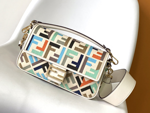 【FENDI】フェンディ スーパーコピー バゲット マルチカラーキャンバス バッグ FF刺繍 8BR600ANH4F1L2D