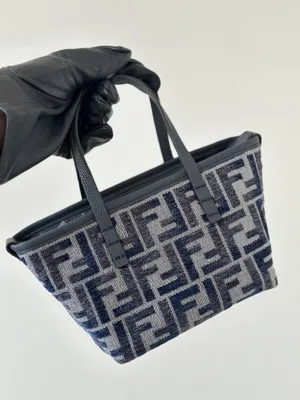 【FENDI】フェンディ スーパーコピー ロール ミニ ダークブルーFFシェニール ミニバッグ ダークブルー8BS096ASU1F1PQK