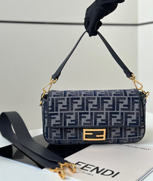 【FENDI】フェンディ スーパーコピー バゲット ダークブルーFFシェニール バッグ  8BR600ASU0F1PQK
