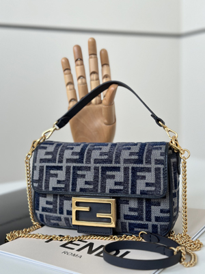 【FENDI】フェンディ スーパーコピー バゲット ミニ ダークブルーFFシェニール バッグ 8BS017ASU0F1PQK