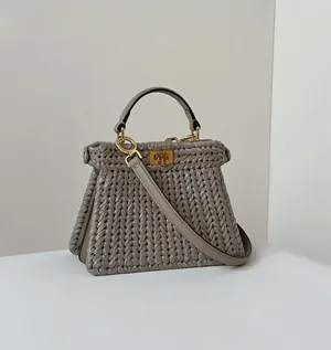 【FENDI】フェンディ スーパーコピー ピーカブー ISeeU プチ ダブグレーレザー＆インターレースファイバー バッグ 8BN335ARBCF0E65