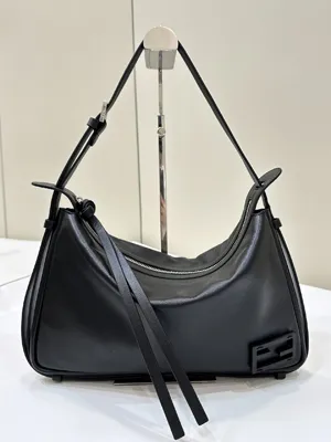 【FENDI】フェンディ スーパーコピー シンプリー フェンディ ミディアム ブラックレザー バッグ 8BR829AS7AF1QD0