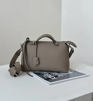【FENDI】フェンディ スーパーコピー バイ ザ ウェイ セレリア ミディアム ダブグレー セレリアバッグ  8BL155ASU2F04Y9