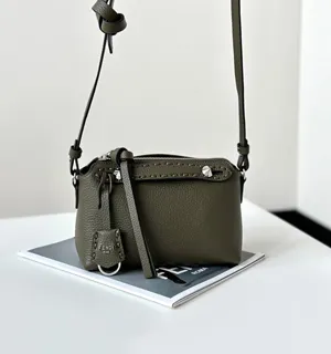 【FENDI】フェンディ スーパーコピー バイ ザ ウェイ セレリア ミニ グリーン セレリア ミニバッグ 8BS098ASU2F1F2W
