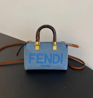 【FENDI】フェンディ スーパーコピー  バイ ザ ウェイ ミニ ライトブルー デニム ボストンバッグ 8BS067AJR2F1LB6