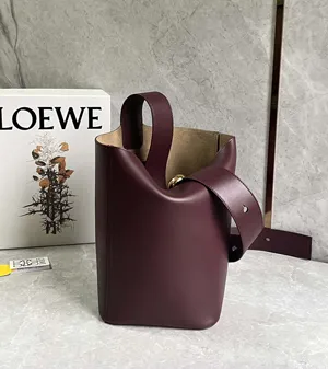 【LOEWE】 ロエベ スーパーコピー ペブル バケットバッグ ミディアム（メローカーフ）ダークバーガンディ AANBBBWX01
