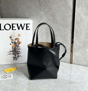 【LOEWE】 ロエベ スーパーコピー パズルフォルドトート ミニ（シャイニーカーフ）ブラック A657V25X01