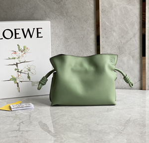 【LOEWE】 ロエベ スーパーコピー フラメンコクラッチ ミニ（ナパカーフ）ライトグリーン A411FC2X73