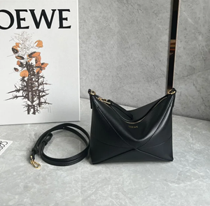 【LOEWE】 ロエベ スーパーコピー パズルフォルド ポーチ（シャイニーナパカーフ）ブラック C510PT1X01