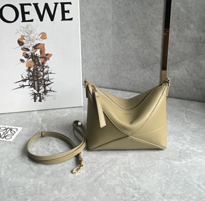 【LOEWE】 ロエベ スーパーコピー パズルフォルド ポーチ（シャイニーナパカーフ）クレイグリーン C510PT1X01