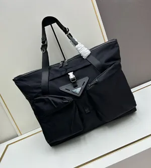 【PRADA】プラダ スーパーコピー Re-Nylon xレザー トラベルバッグ ブラック（2VC040_2DW3_F0002_V_NYO）