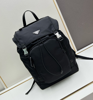 【PRADA】プラダ スーパーコピー Re-Nylon xサフィアーノレザー バックパック ブラック（2VZ135_2DMG_F0002_V_HOL）